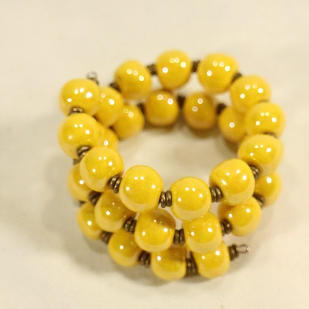 KAZURI BEADS Handmade Lemon Pearl Wraparound Bracelet OS - Picture 3 of 5